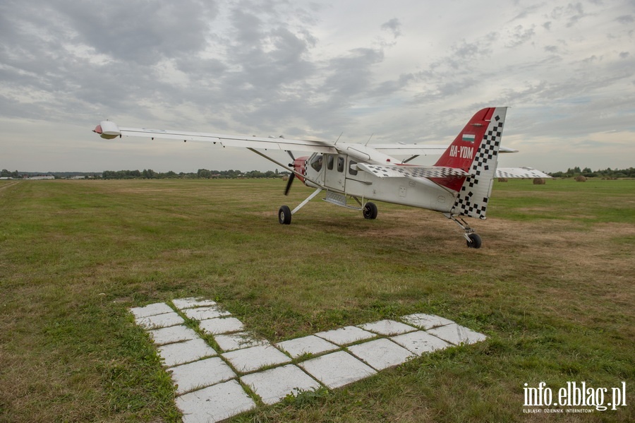 Airplane Wingsuit Formation nad elblskim lotniskiem, fot. 56