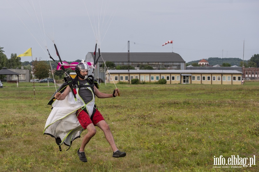 Airplane Wingsuit Formation nad elblskim lotniskiem, fot. 61