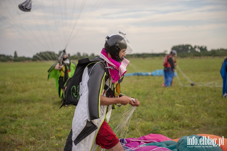 Airplane Wingsuit Formation nad elblskim lotniskiem, fot. 63