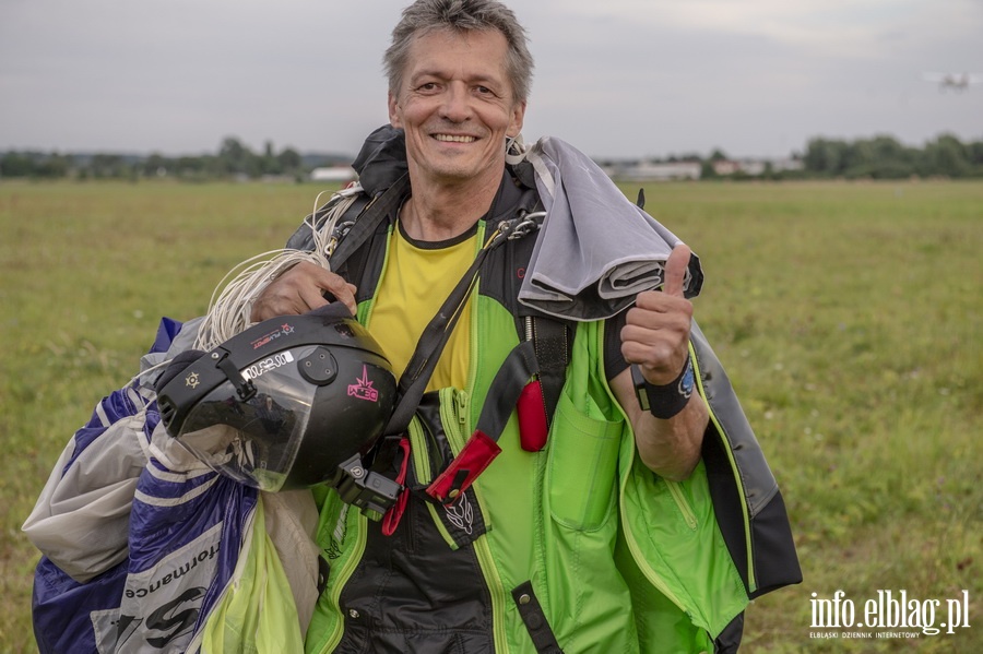 Airplane Wingsuit Formation nad elblskim lotniskiem, fot. 77