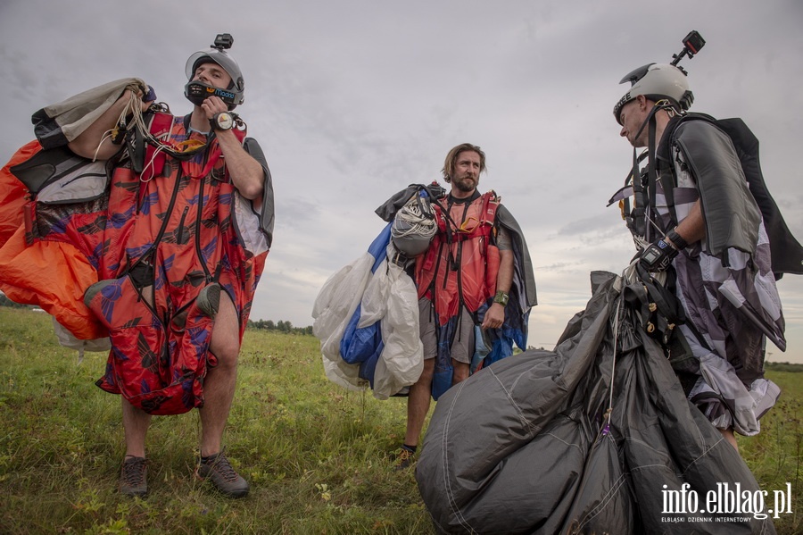 Airplane Wingsuit Formation nad elblskim lotniskiem, fot. 80