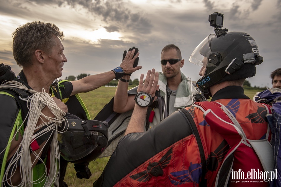 Airplane Wingsuit Formation nad elblskim lotniskiem, fot. 82