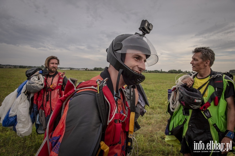 Airplane Wingsuit Formation nad elblskim lotniskiem, fot. 84