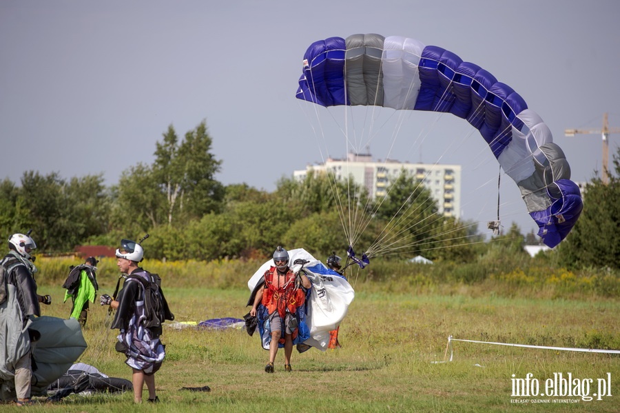 Airplane Wingsuit Formation nad elblskim lotniskiem, fot. 95