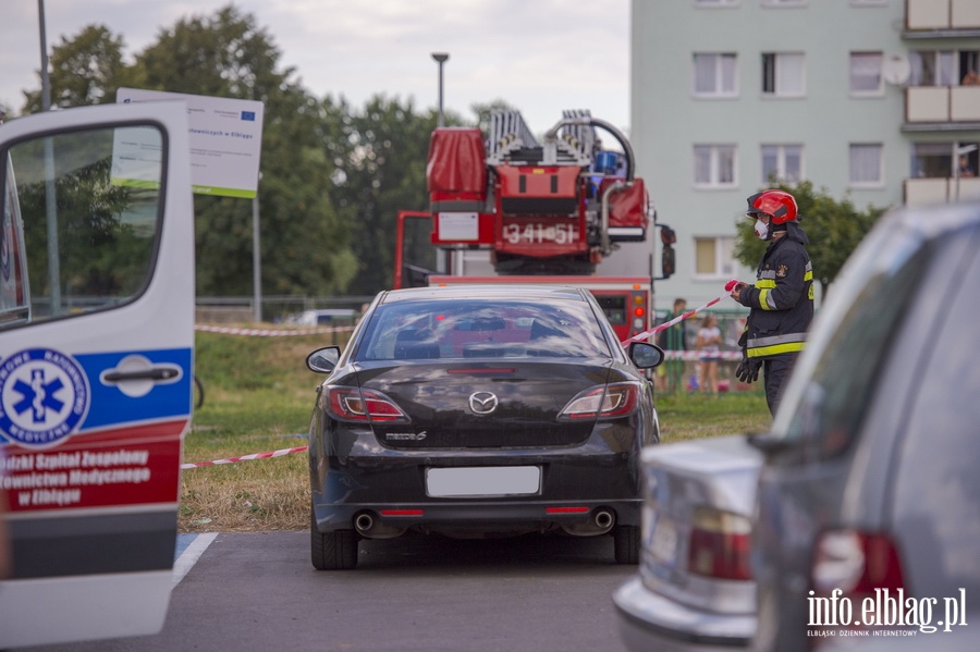 Próba samobójcza na Malborskiej. 50-latek próbował skoczyć z 7 piętra, fot. 10