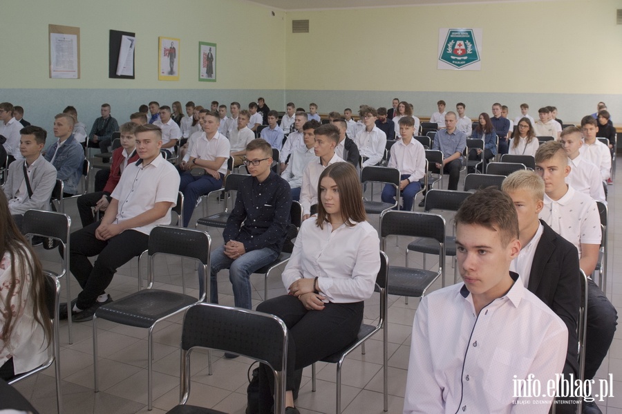 Rozpoczęcie roku szkolnego w ZSM i SP 21 im. Mikołaja Kopernika w Elblągu, fot. 9
