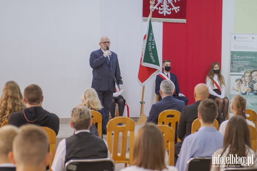 Rozpoczęcie roku szkolnego w ZSM i SP 21 im. Mikołaja Kopernika w Elblągu, fot. 17