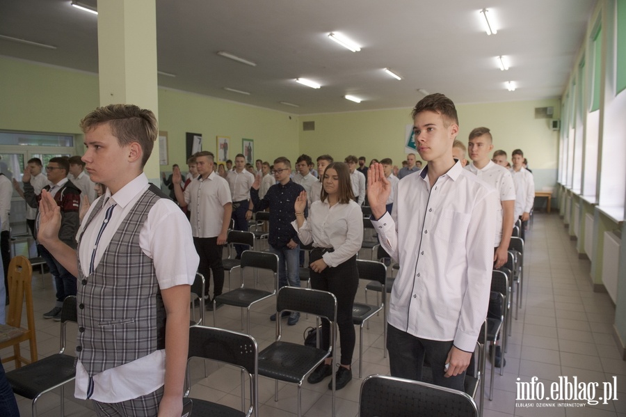 Rozpoczęcie roku szkolnego w ZSM i SP 21 im. Mikołaja Kopernika w Elblągu, fot. 19