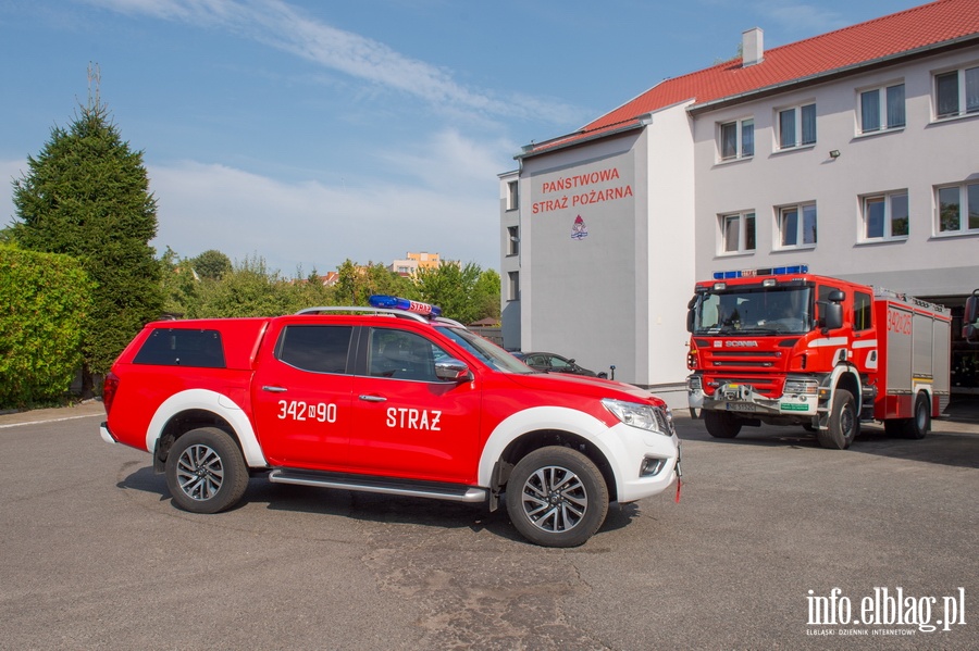 Nowy pojazd dla elblskich straakw. Zastpi auto, ktre suyo im od wielu lat, fot. 1