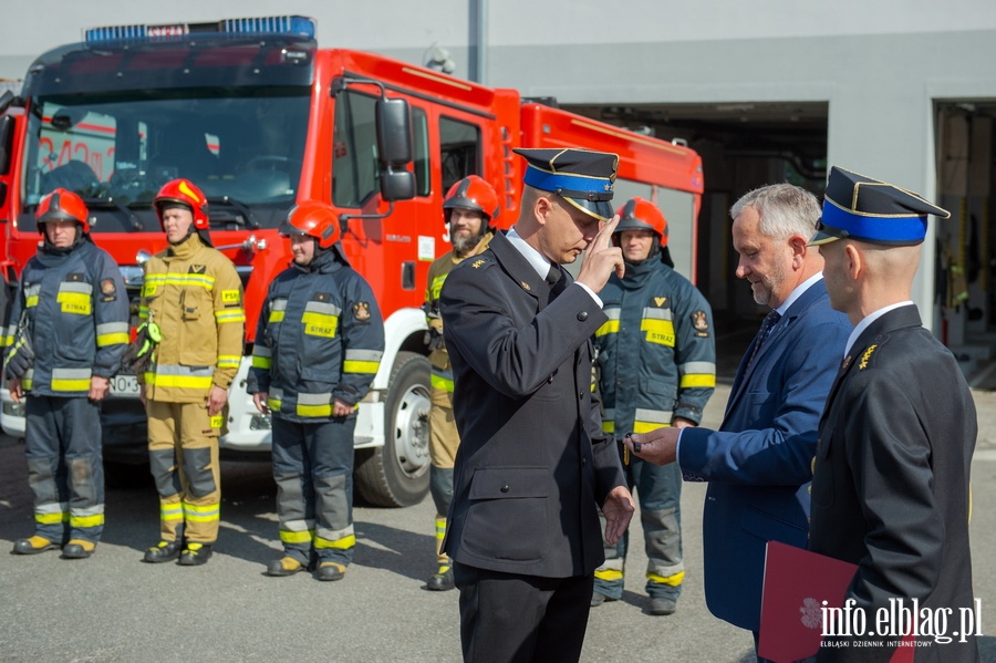 Nowy pojazd dla elblskich straakw. Zastpi auto, ktre suyo im od wielu lat, fot. 19