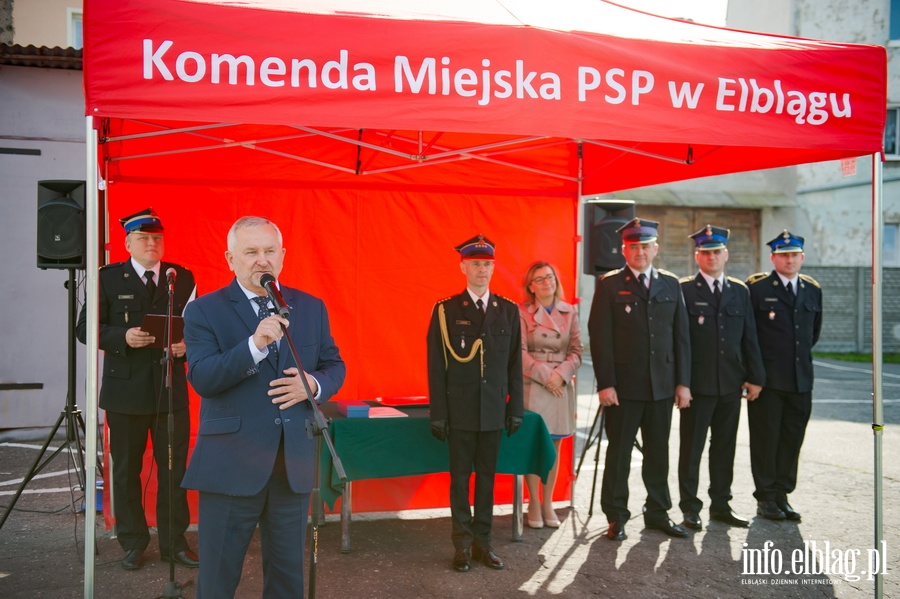 Nowy pojazd dla elblskich straakw. Zastpi auto, ktre suyo im od wielu lat, fot. 27