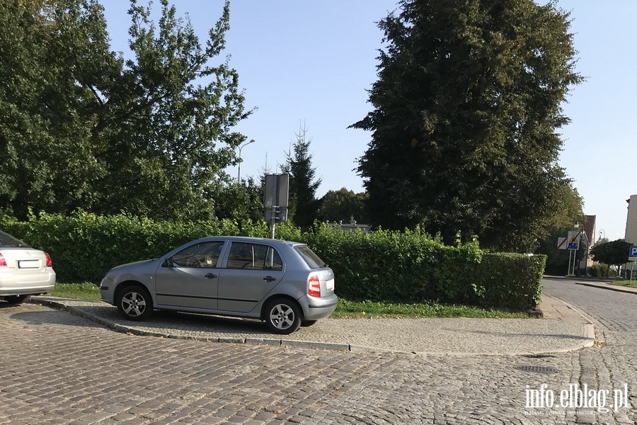 Mistrzowie parkowania w Elblągu (część 65), fot. 11