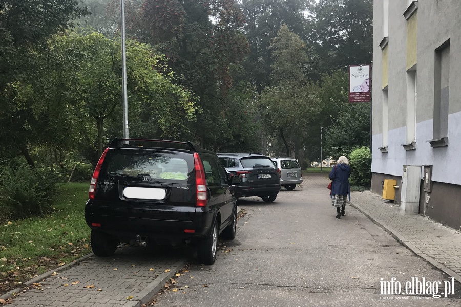 Mistrzowie parkowania w Elblągu (część 68), fot. 6