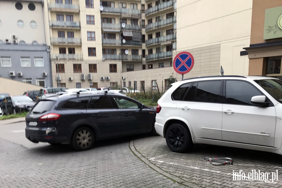 Mistrzowie parkowania w Elblągu (część 68), fot. 15