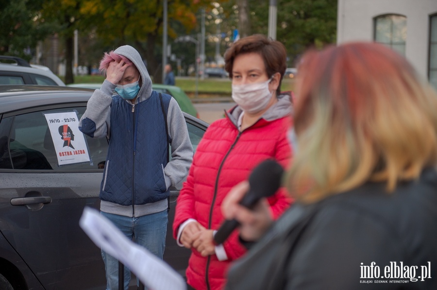 Elblg:"Fanatycy chc skaza kobiety na niewyobraalne cierpienie". Protest wobronie prawa do aborcji, fot. 15