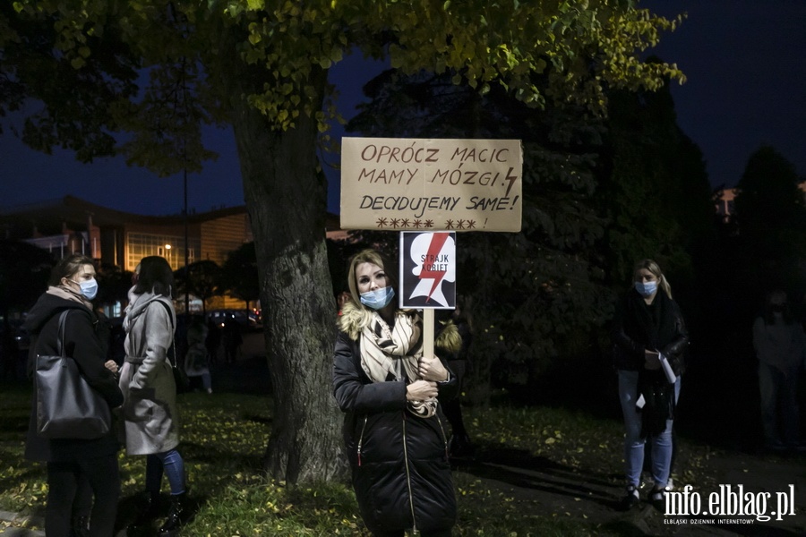  Elblanie znw wyszli na ulice. Blokowali miasto wraz z kierowcami i rolnikami, fot. 1