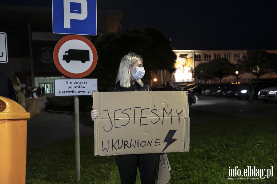  Elblążanie znów wyszli na ulice. Blokowali miasto wraz z kierowcami i rolnikami, fot. 3