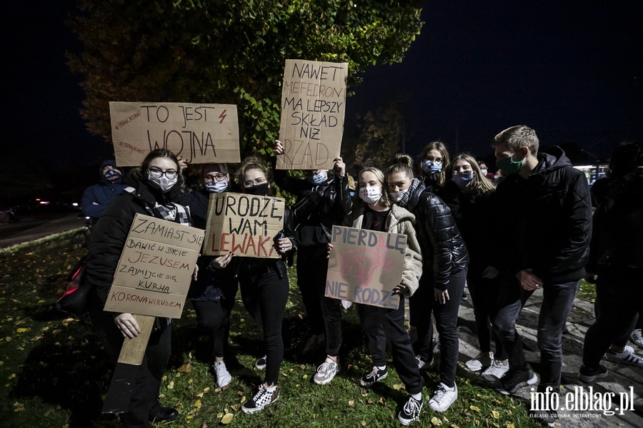  Elblanie znw wyszli na ulice. Blokowali miasto wraz z kierowcami i rolnikami, fot. 8