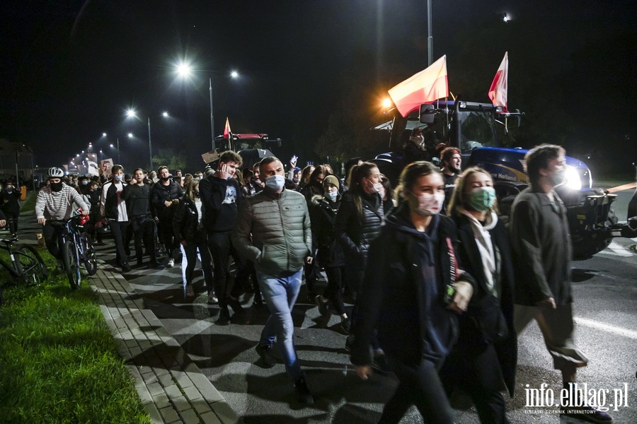  Elblanie znw wyszli na ulice. Blokowali miasto wraz z kierowcami i rolnikami, fot. 20