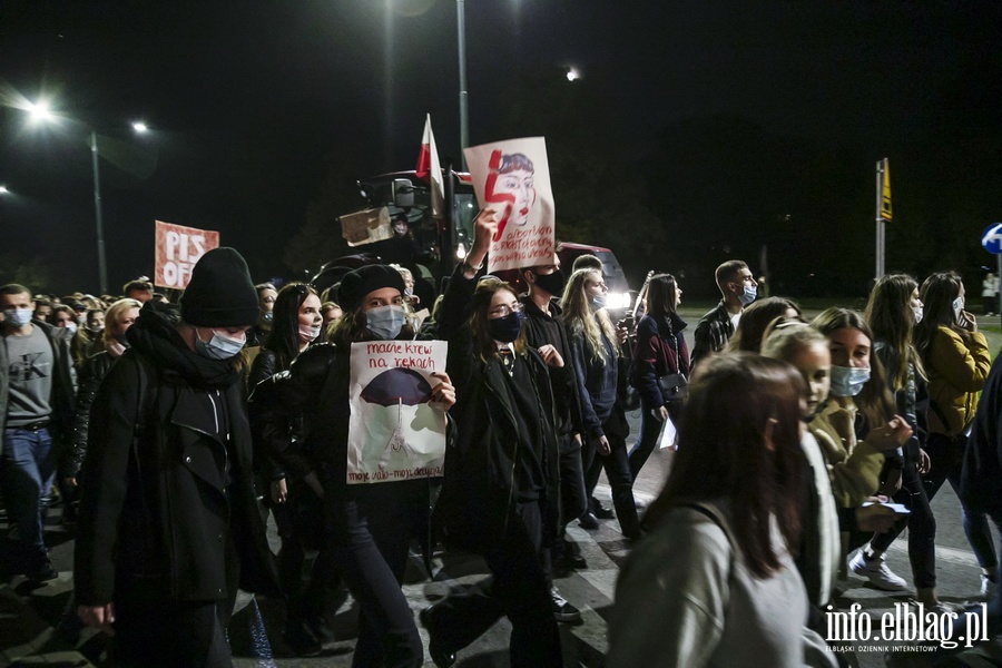  Elblążanie znów wyszli na ulice. Blokowali miasto wraz z kierowcami i rolnikami, fot. 21