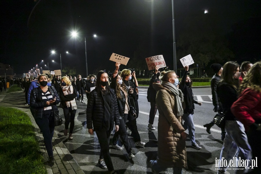  Elblanie znw wyszli na ulice. Blokowali miasto wraz z kierowcami i rolnikami, fot. 23