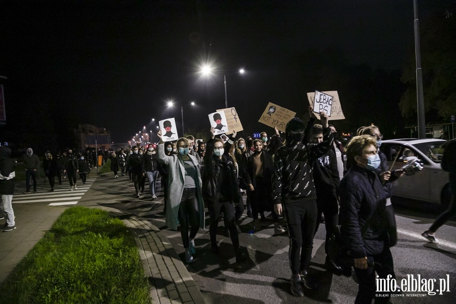  Elblanie znw wyszli na ulice. Blokowali miasto wraz z kierowcami i rolnikami, fot. 24