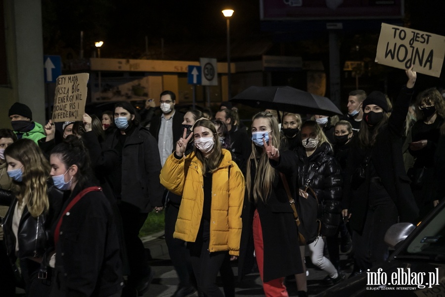  Elblanie znw wyszli na ulice. Blokowali miasto wraz z kierowcami i rolnikami, fot. 25