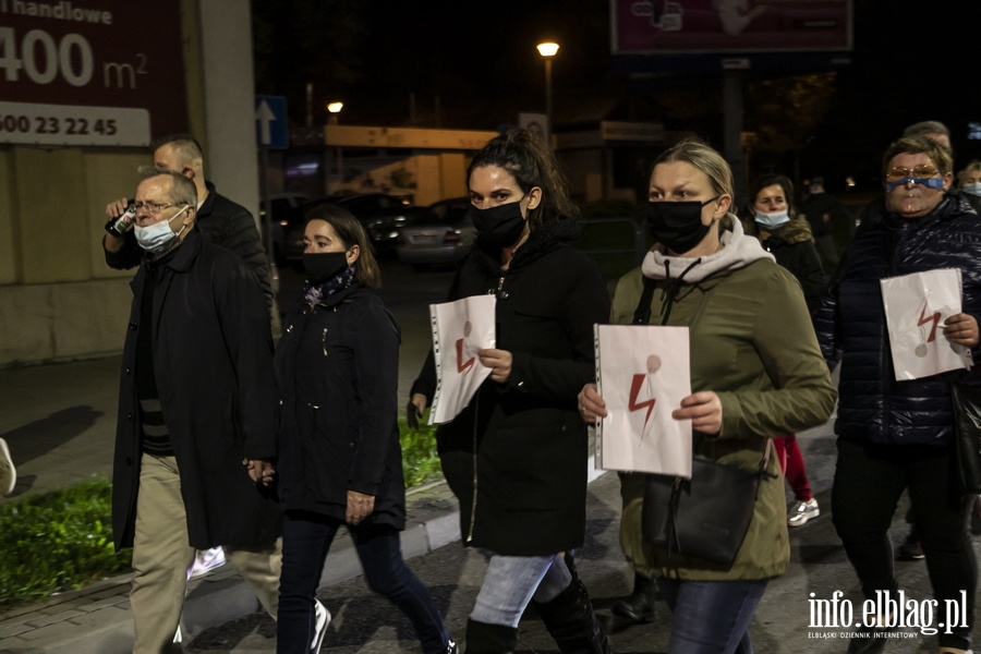  Elblanie znw wyszli na ulice. Blokowali miasto wraz z kierowcami i rolnikami, fot. 26