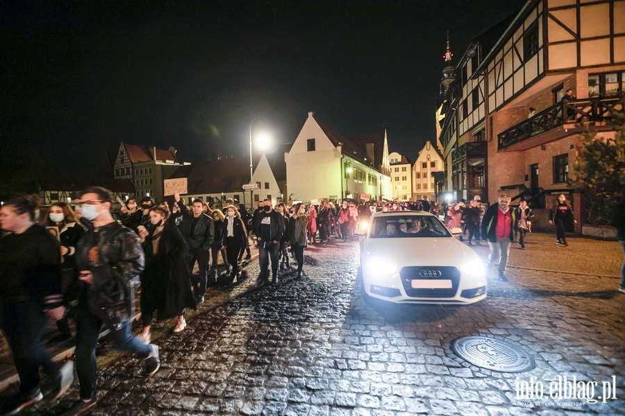  Elblążanie znów wyszli na ulice. Blokowali miasto wraz z kierowcami i rolnikami, fot. 32