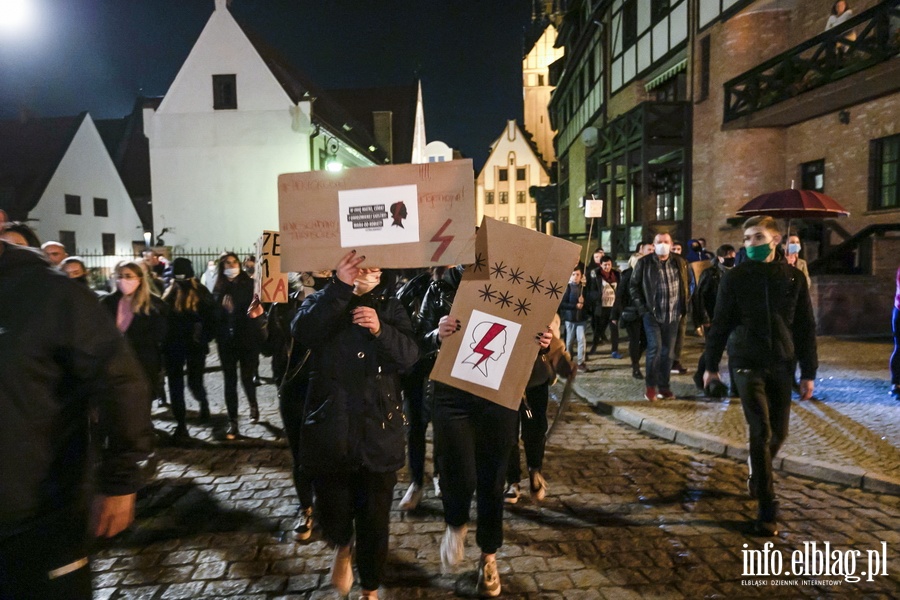  Elblążanie znów wyszli na ulice. Blokowali miasto wraz z kierowcami i rolnikami, fot. 34