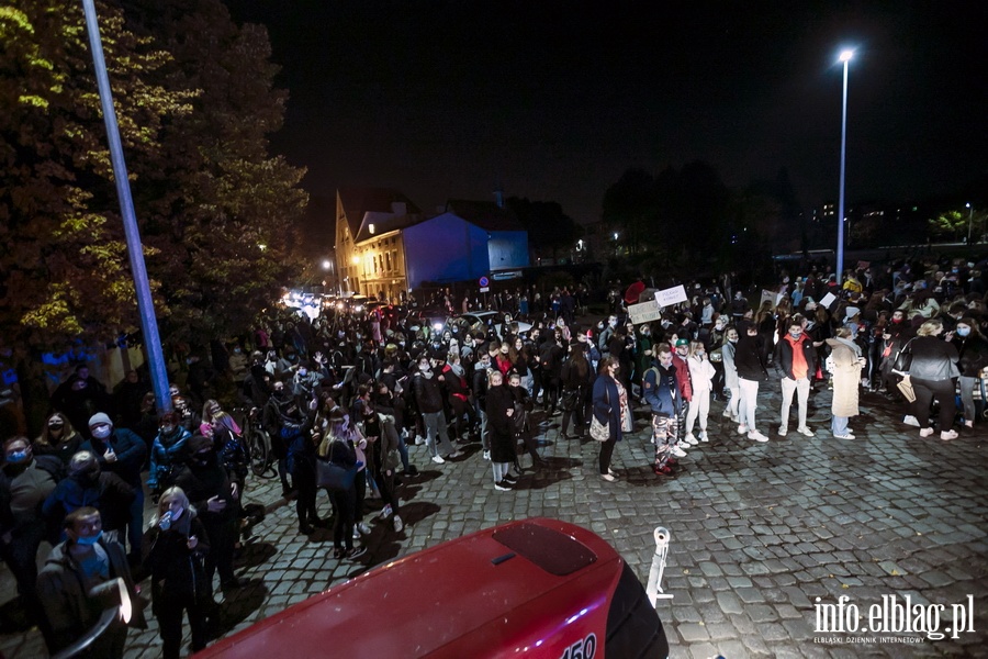  Elblanie znw wyszli na ulice. Blokowali miasto wraz z kierowcami i rolnikami, fot. 36