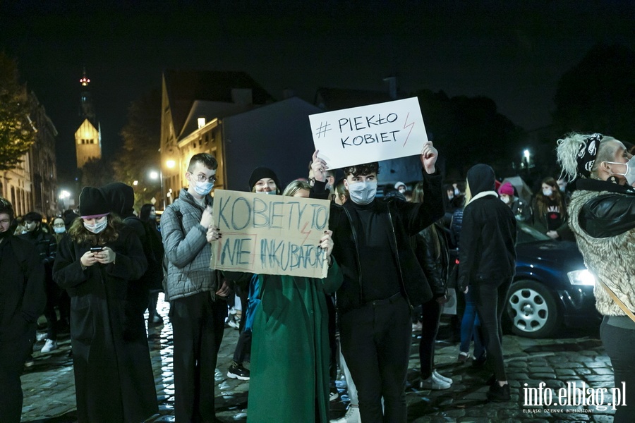  Elblanie znw wyszli na ulice. Blokowali miasto wraz z kierowcami i rolnikami, fot. 37