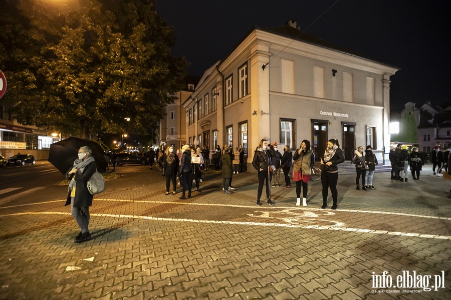  "PiS wypowiedzia kobietom wojn". Kilka tysicy elblan ponownie wyszo na ulice, fot. 4