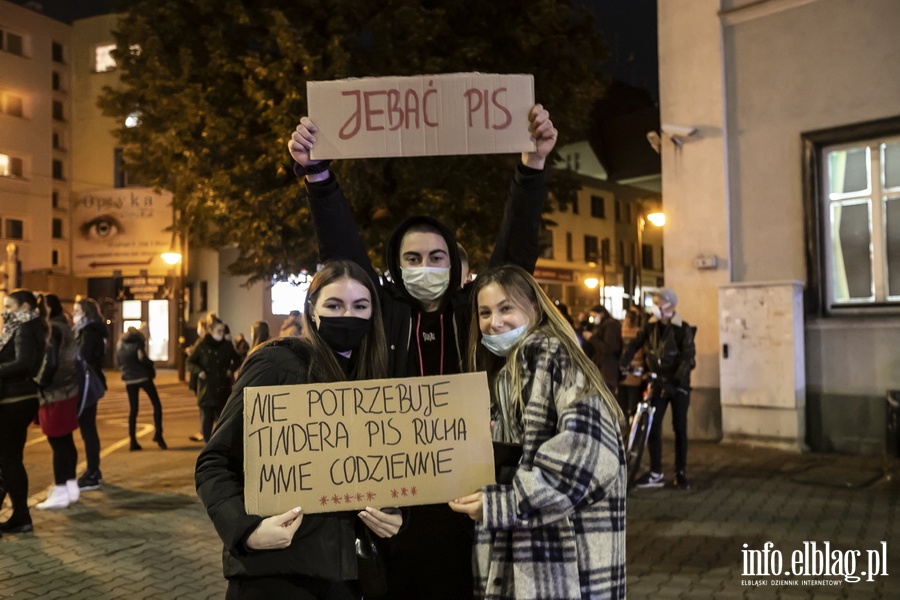  "PiS wypowiedzia kobietom wojn". Kilka tysicy elblan ponownie wyszo na ulice, fot. 6
