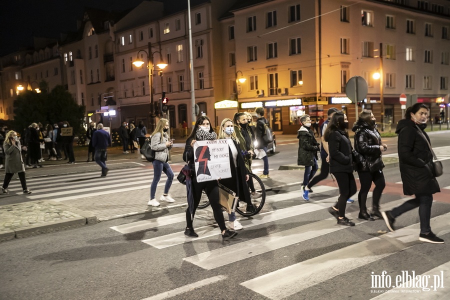  "PiS wypowiedzia kobietom wojn". Kilka tysicy elblan ponownie wyszo na ulice, fot. 7