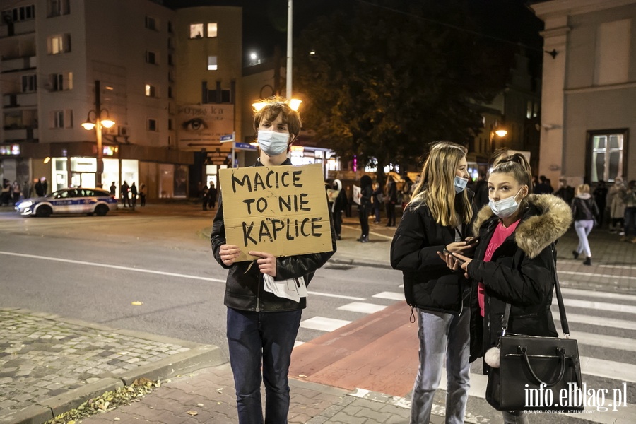  "PiS wypowiedzia kobietom wojn". Kilka tysicy elblan ponownie wyszo na ulice, fot. 9