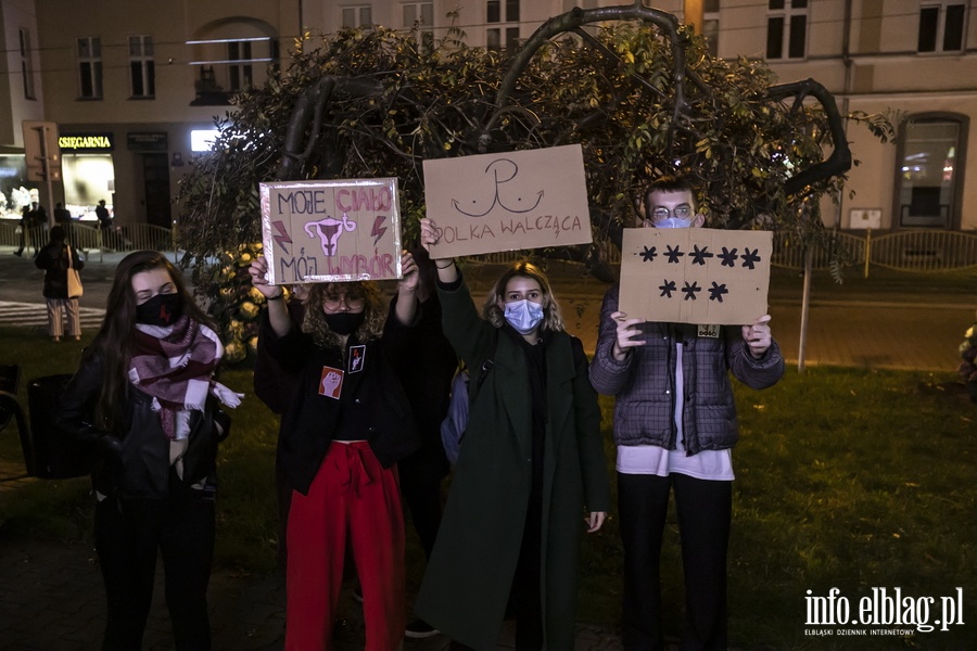  "PiS wypowiedzia kobietom wojn". Kilka tysicy elblan ponownie wyszo na ulice, fot. 12