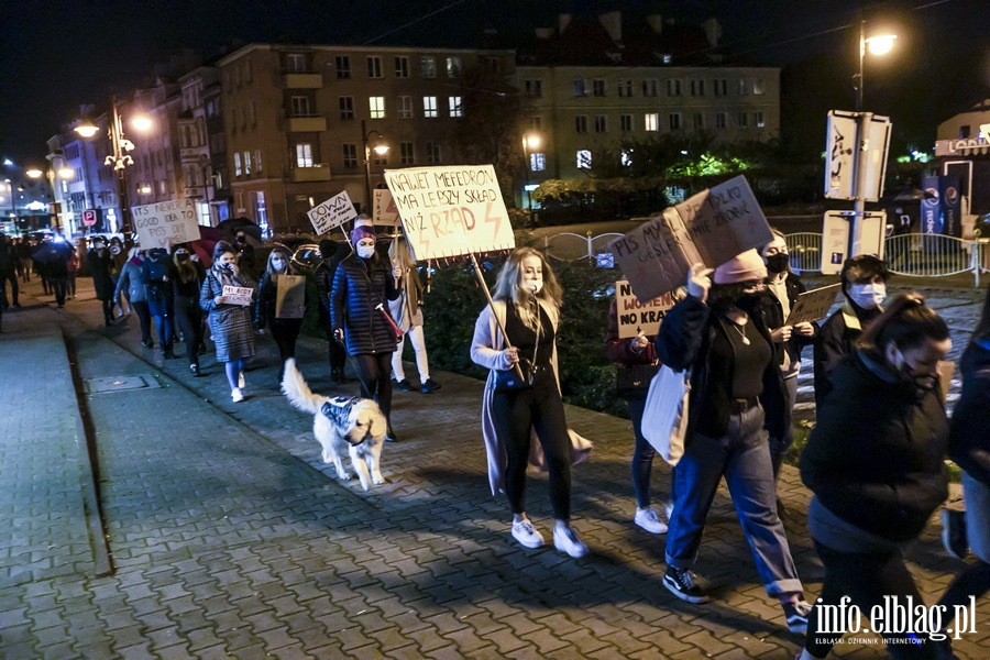  "PiS wypowiedzia kobietom wojn". Kilka tysicy elblan ponownie wyszo na ulice, fot. 18