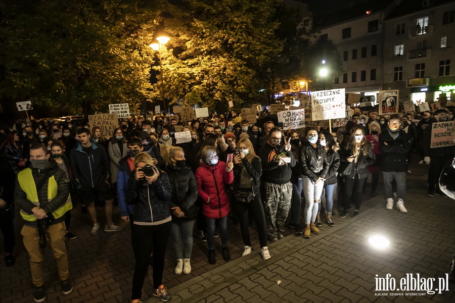  "PiS wypowiedzia kobietom wojn". Kilka tysicy elblan ponownie wyszo na ulice, fot. 20