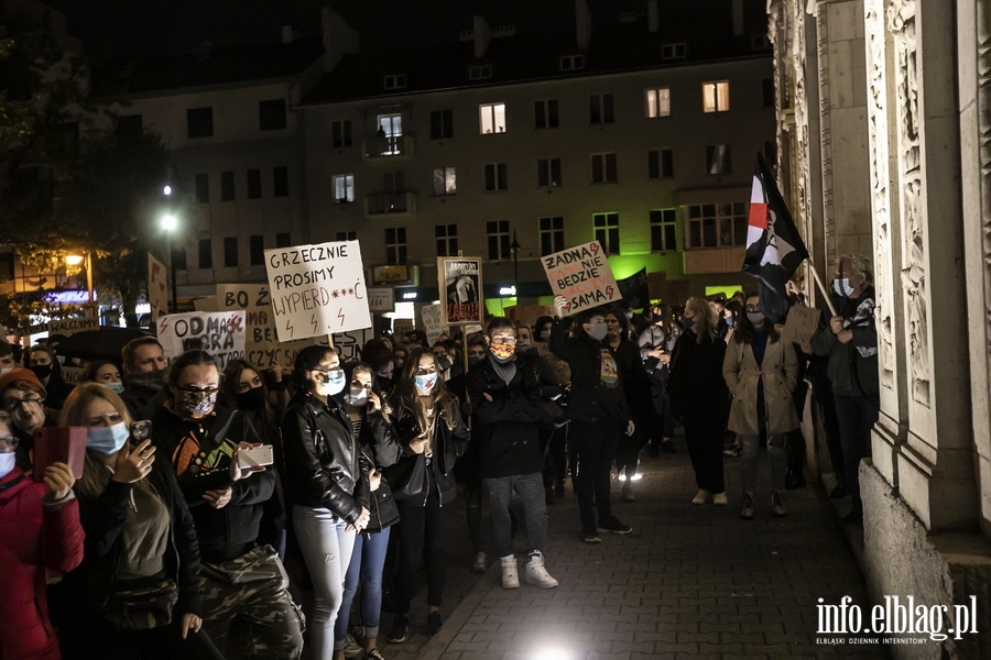  "PiS wypowiedzia kobietom wojn". Kilka tysicy elblan ponownie wyszo na ulice, fot. 22