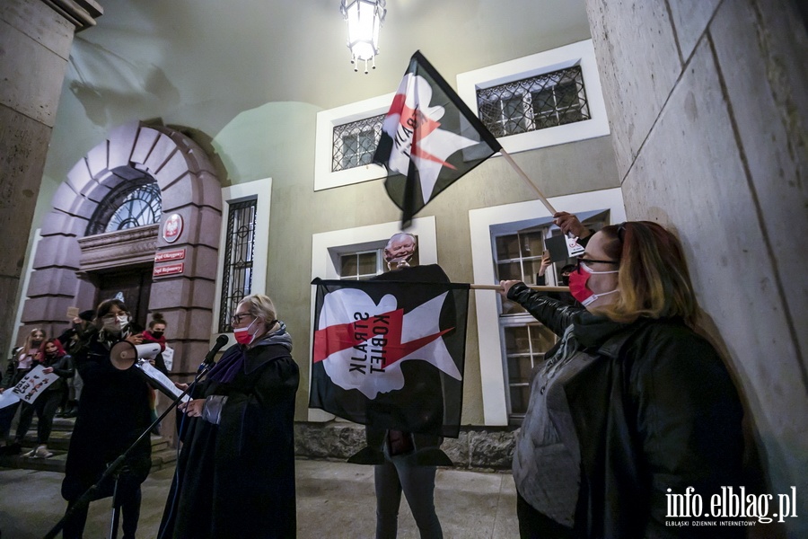  "PiS wypowiedzia kobietom wojn". Kilka tysicy elblan ponownie wyszo na ulice, fot. 23