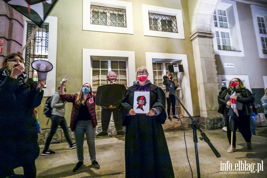  "PiS wypowiedzia kobietom wojn". Kilka tysicy elblan ponownie wyszo na ulice, fot. 25