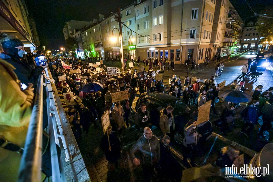  "PiS wypowiedzia kobietom wojn". Kilka tysicy elblan ponownie wyszo na ulice, fot. 28