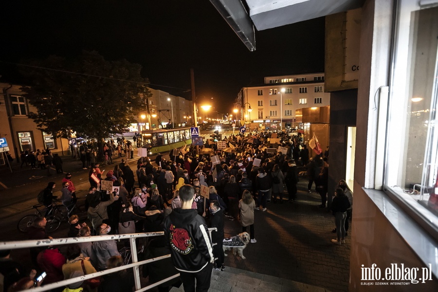  "PiS wypowiedzia kobietom wojn". Kilka tysicy elblan ponownie wyszo na ulice, fot. 29