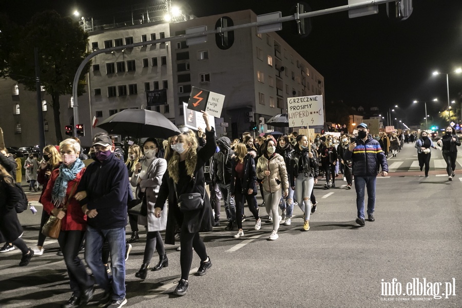  "PiS wypowiedzia kobietom wojn". Kilka tysicy elblan ponownie wyszo na ulice, fot. 33