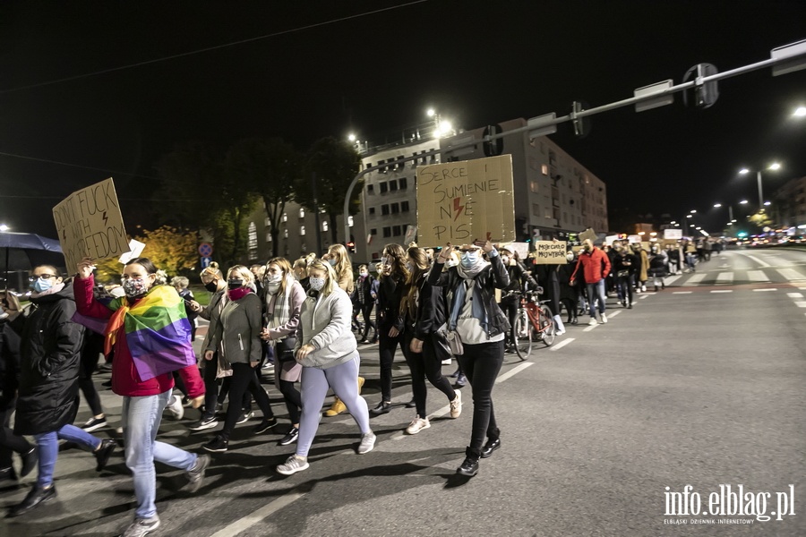 "PiS wypowiedzia kobietom wojn". Kilka tysicy elblan ponownie wyszo na ulice, fot. 34