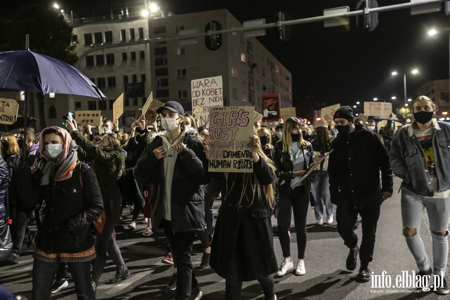  "PiS wypowiedzia kobietom wojn". Kilka tysicy elblan ponownie wyszo na ulice, fot. 39