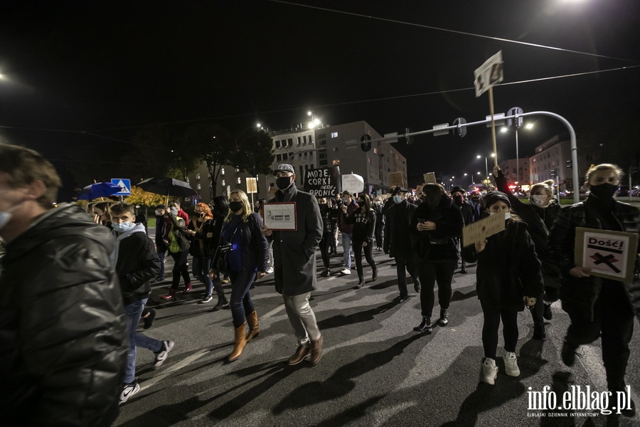  "PiS wypowiedzia kobietom wojn". Kilka tysicy elblan ponownie wyszo na ulice, fot. 45