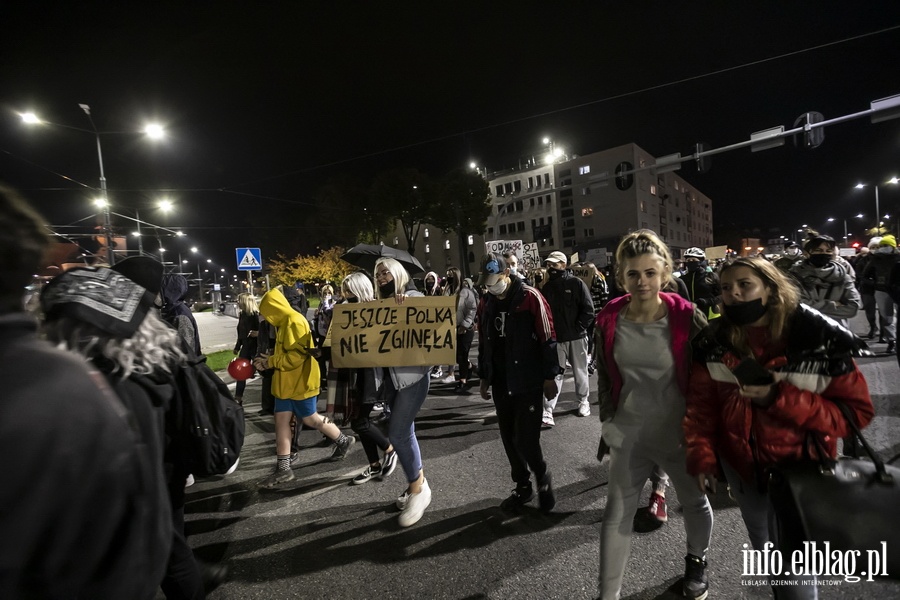  "PiS wypowiedzia kobietom wojn". Kilka tysicy elblan ponownie wyszo na ulice, fot. 46