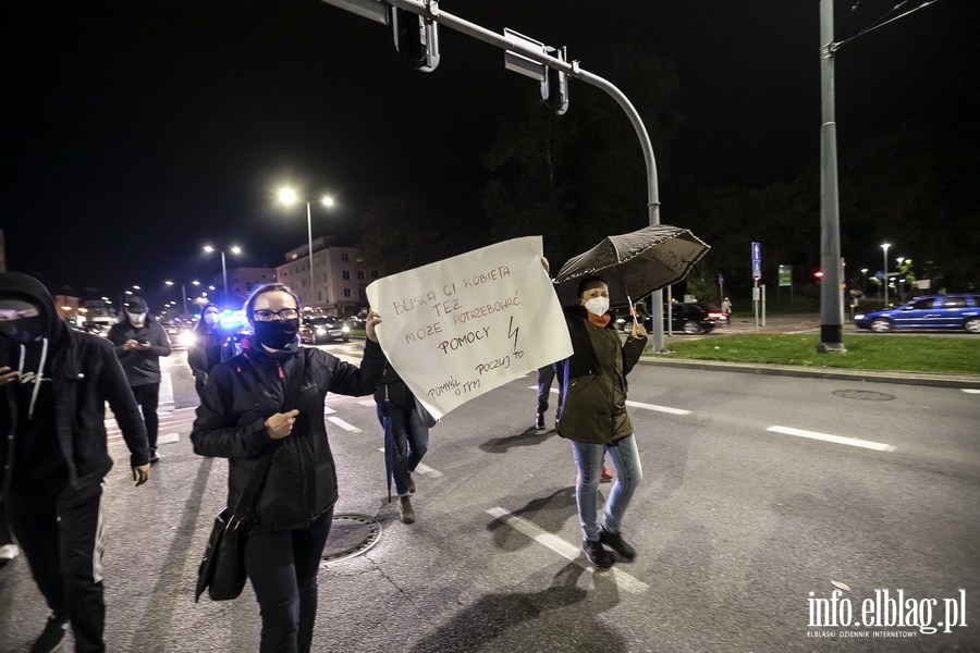  "PiS wypowiedzia kobietom wojn". Kilka tysicy elblan ponownie wyszo na ulice, fot. 47